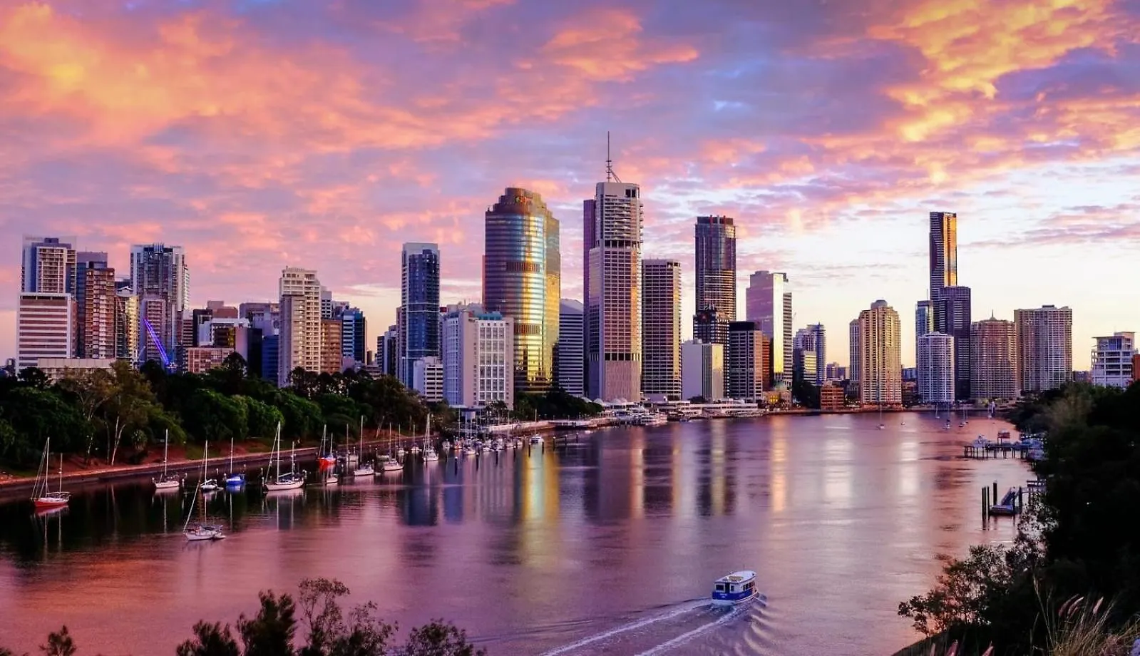Stunning Sky Home With Endless Views, Pool & Parking Brisbane