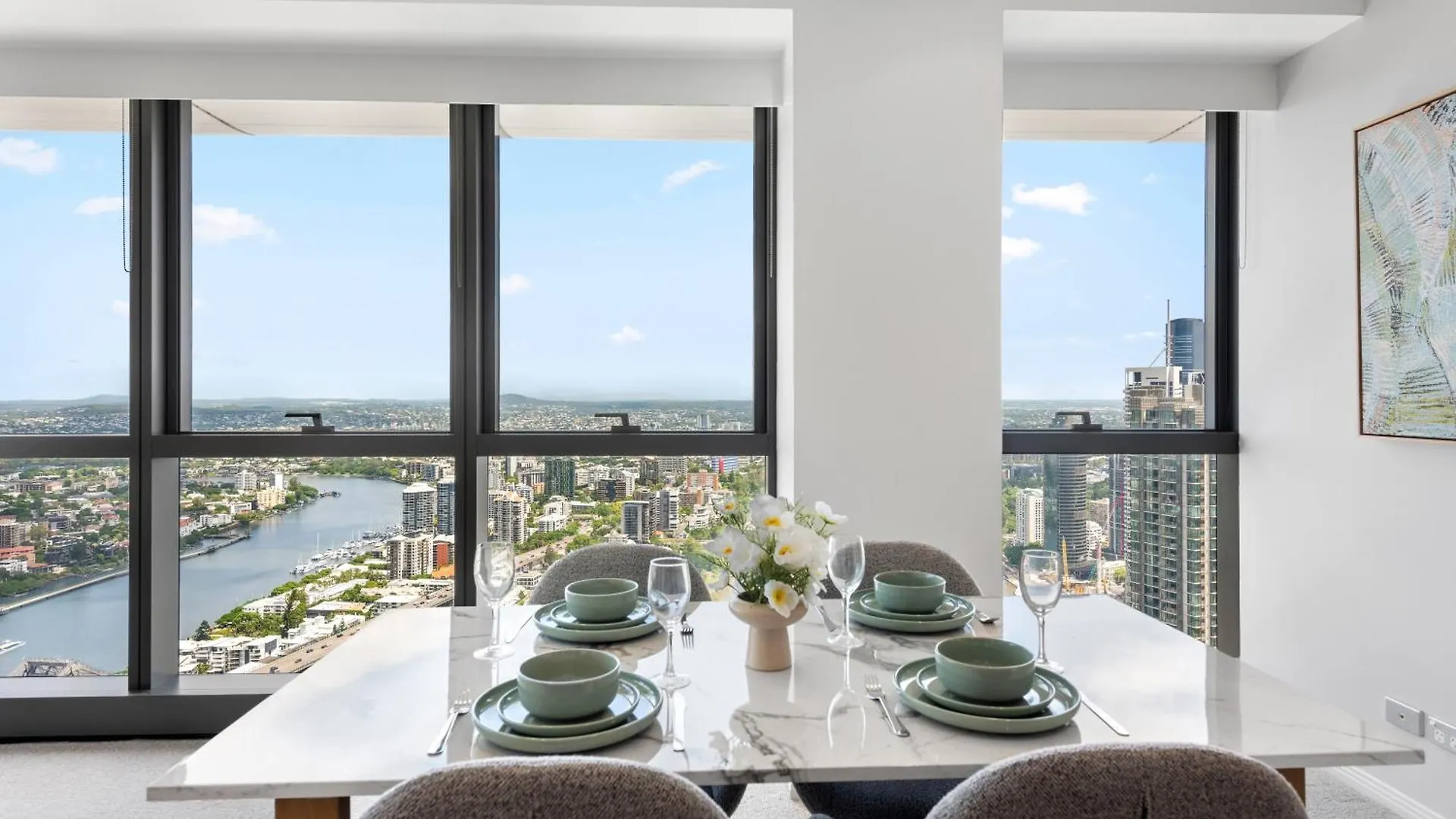 Stunning Sky Home With Endless Views, Pool & Parking Brisbane